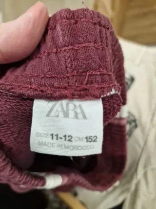 Pantalón deportivo ancho con rayas