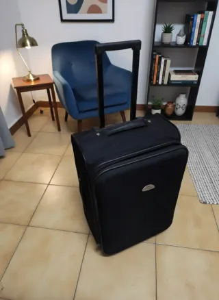 Maleta de viaje negra
