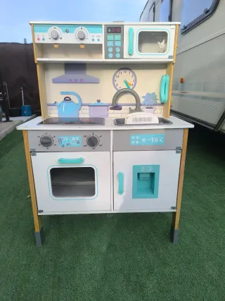 Cocina infantil de madera
