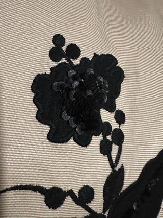 Vestido beige estampado floral negro Karen Millen