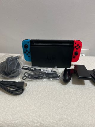 Nintendo Switch + 2 Juegos