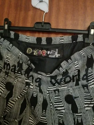 Saia Desigual Preta e Branca