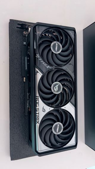 ASUS ROG Strix RTX 5070 Ti 16GB OC
