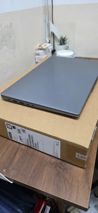 Portátil Lenovo i5 1340H Gris/Plata