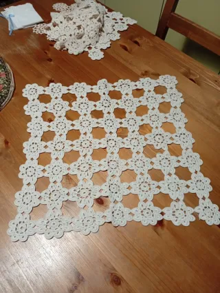 Set centrini uncinetto floreali