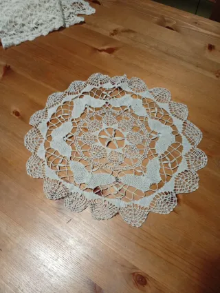 Set centrini uncinetto floreali