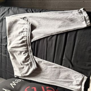 Pantalón Jogger Adidas Gris