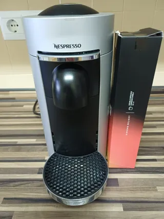 Cafetera Nespresso Vertuo Plus Automática