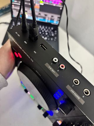 Controlador DJ Traktor Kontrol S3