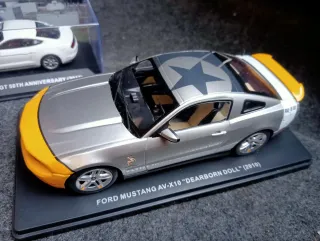 2 ford mustang 1:43 y 1:24