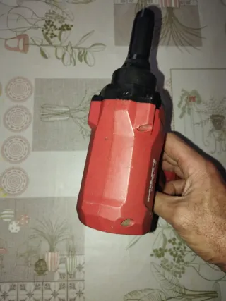 Remachadora Hilti RT G-22 a Batería