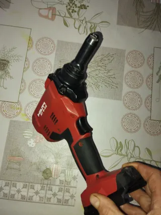 Remachadora Hilti RT G-22 a Batería