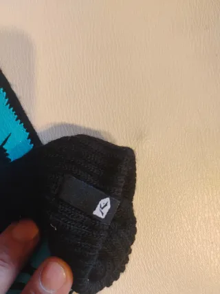 Guantes con diseño de ojo azul