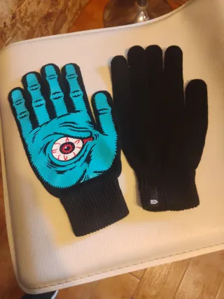 Guantes con diseño de ojo azul