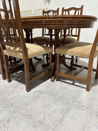 Mesa de comedor y 6 sillas