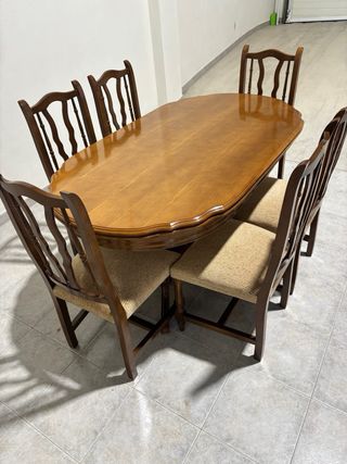 Mesa de comedor y 6 sillas