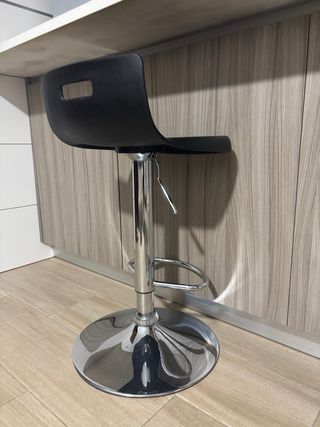 2 taburetes  Altos Negros para Barra