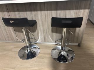2 taburetes  Altos Negros para Barra
