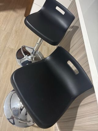 2 taburetes  Altos Negros para Barra