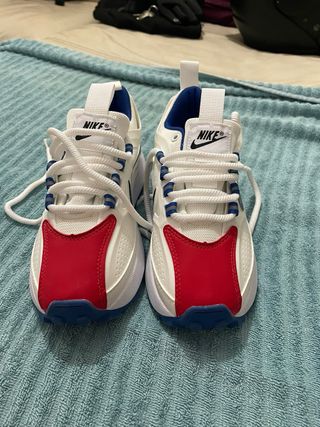 Zapatilla Nike Blanca Roja Azul