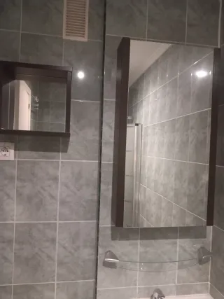 Mueble baño, espejo y estantería cuadrada
