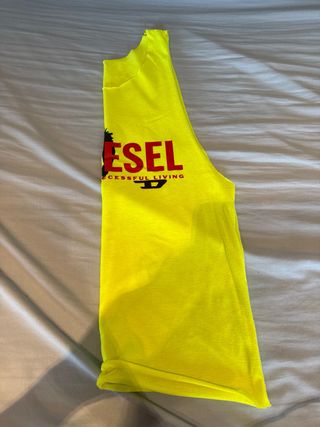 Camiseta tirantes amarilla