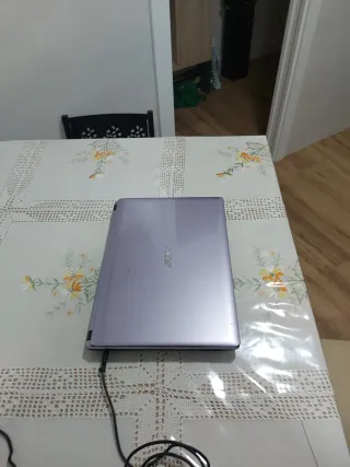 Portátil Acer Aspire 4752 i3 Morado. Windows 11pro
