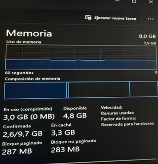 PC MSI Negro con Luces Púrpura