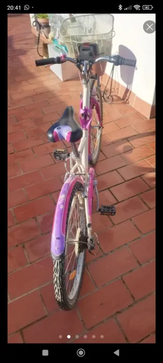 Bicicleta infantil rosa y blanca