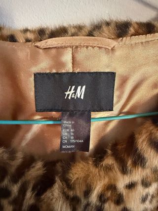 Abrigo H&M Leopardo Talla 46