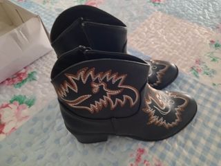 Rebajas: Botines cowboy tacón medio negros