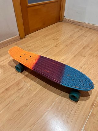 Monopatín colorido