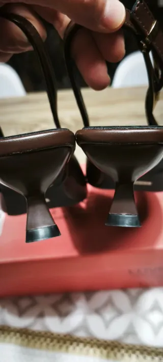 Zapatos destalonados Shein marrones