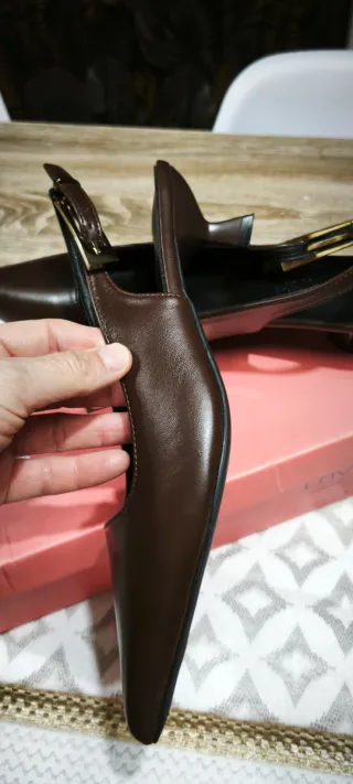 Zapatos destalonados Shein marrones