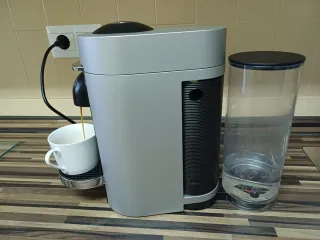 Cafetera Nespresso Vertuo Plus Automática