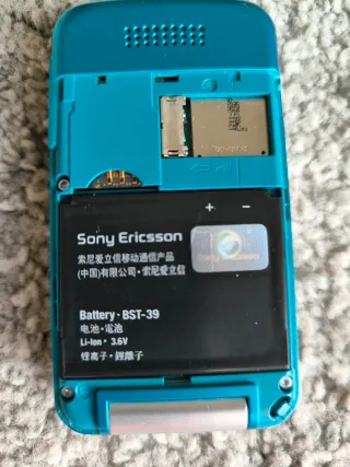 Teléfono Sony Ericsson Azul y Plateado