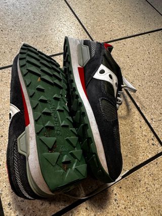 Scarpe Saucony nere e verdi