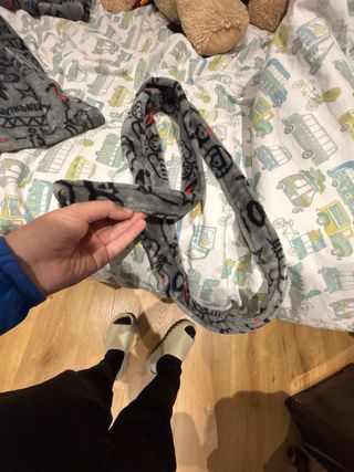 Bata niño 8-10 años terciopelo gris y rojo