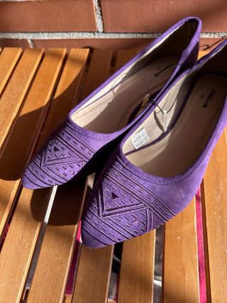 Zapatos planos morados NATURA talla 40