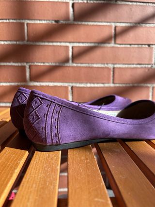 Zapatos planos morados NATURA talla 40
