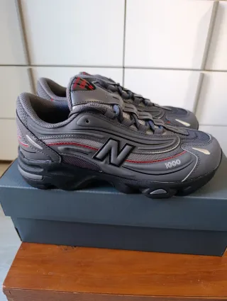 New Balance 1000 unisex gris/rojo talla 39