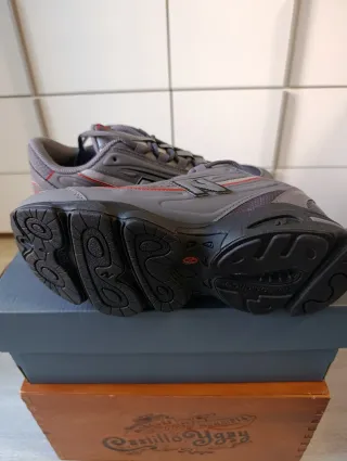 New Balance 1000 unisex gris/rojo talla 39