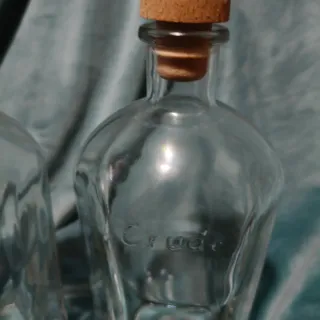 2 bottiglie in vetro con tappo in sughero