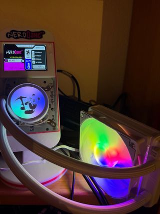 NerdQaxe++ Hydro con 1 mes de uso