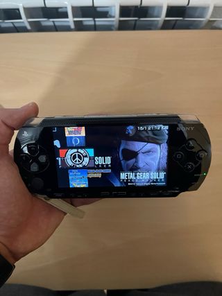 PSP Negra 64GB + Funda + Cable Cargador y PC