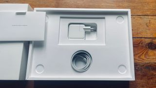 MacBook Air 13" - M2 - 16GB RAM - Enero 2024