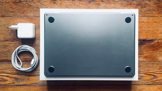 MacBook Air 13" - M2 - 16GB RAM - Enero 2024