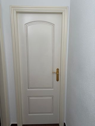 Puertas de madera blancas de interior