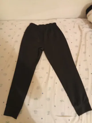 Chándal negro con logo