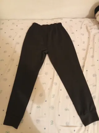 Chándal negro con logo